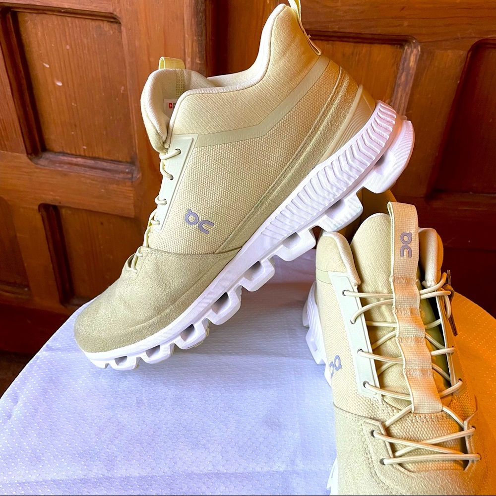 ON CLOUD HI Womens Yellow Cashew Active Athletic Running Sneakers Trainers 10.5